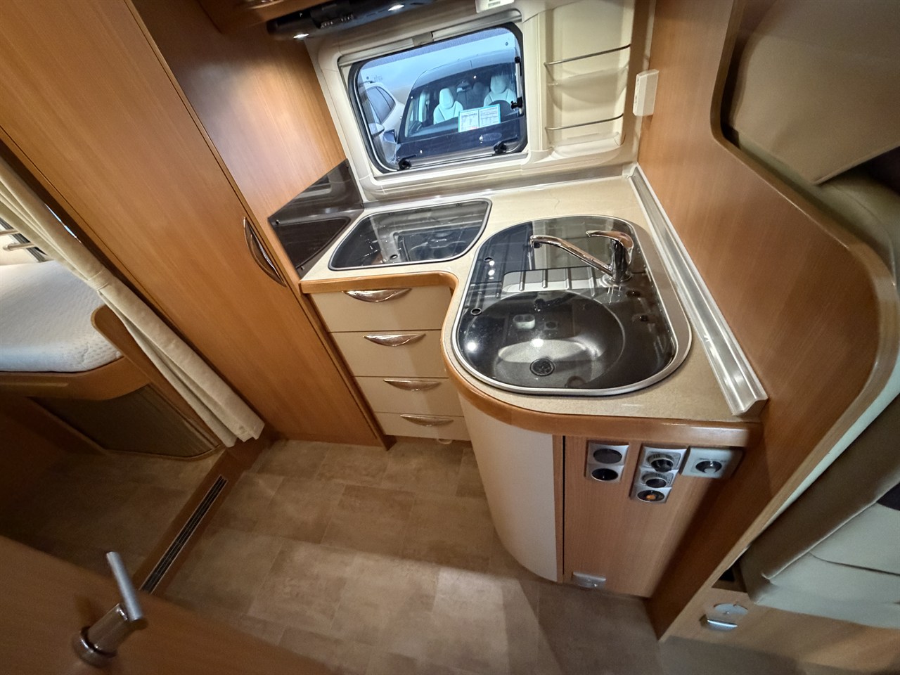 Bürstner Solano Solano t 729 /Långbädd/Aut/MKT UTR/ – bild 12