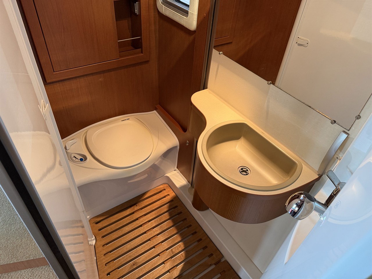 Hymer B544 /Dragkrok/Cykelställ /Bra planlösning – bild 3