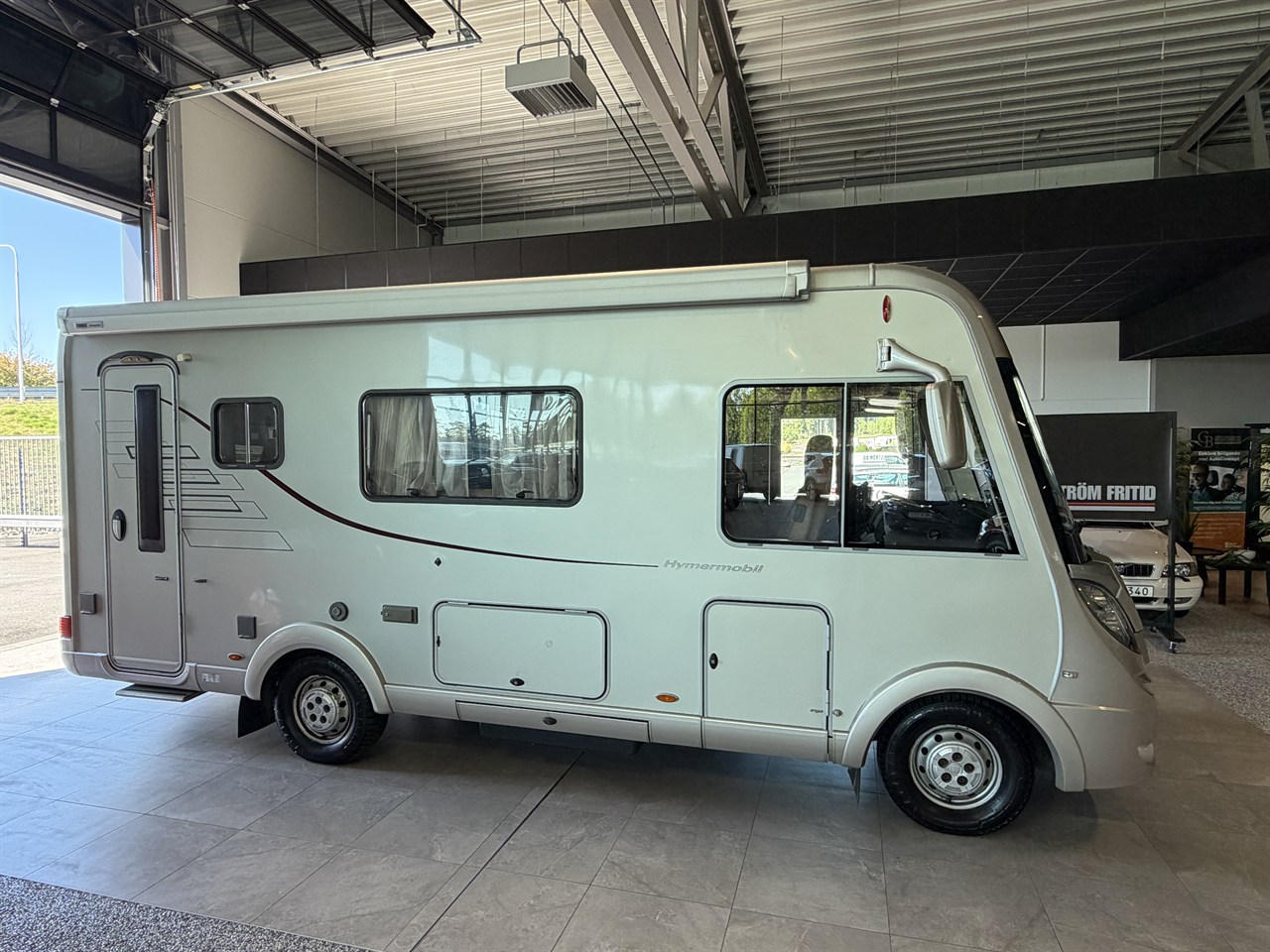 Hymer B544 /Dragkrok/Cykelställ /Bra planlösning – bild 7