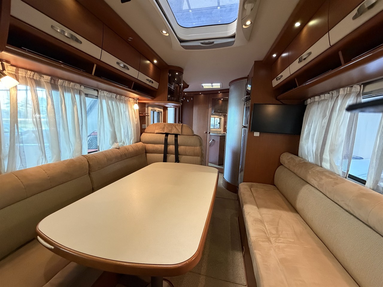 Hymer B544 /Dragkrok/Cykelställ /Bra planlösning – bild 12
