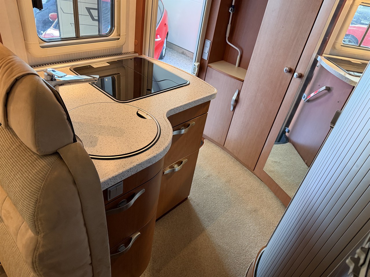 Hymer B544 /Dragkrok/Cykelställ /Bra planlösning – bild 13
