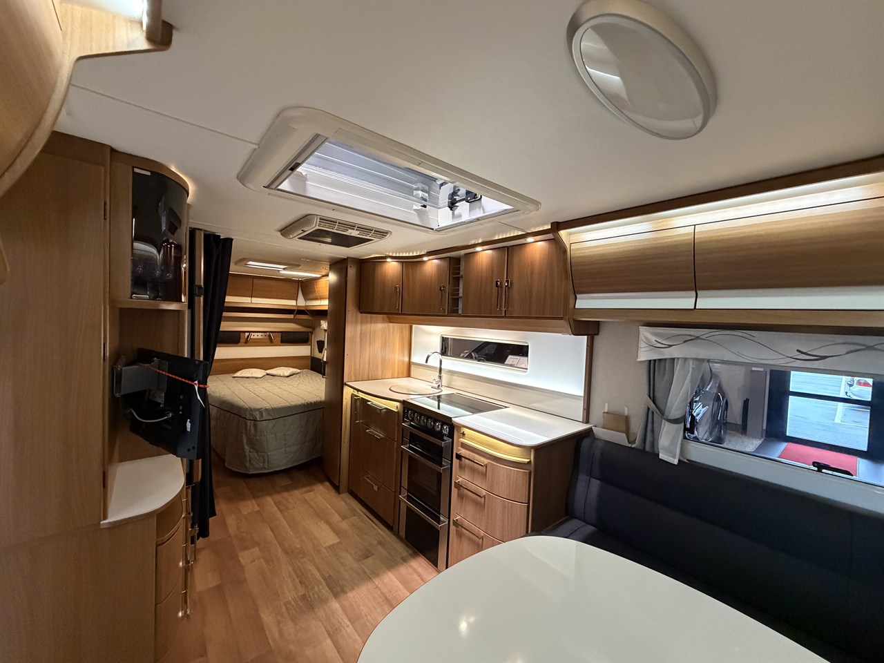 Kabe Royal 610 xl ks /Penta tält/AC – bild 8