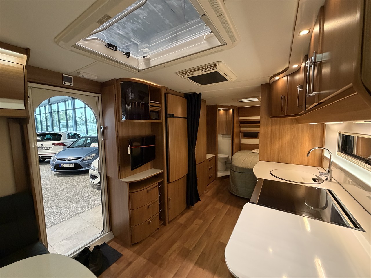 Kabe Royal 610 xl ks /Penta tält/AC – bild 9