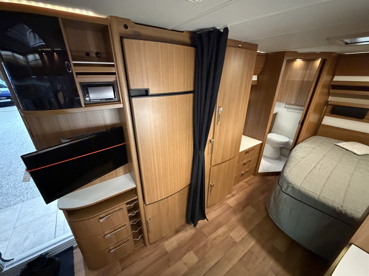 Kabe Royal 610 xl ks /Penta tält/AC – bild 13