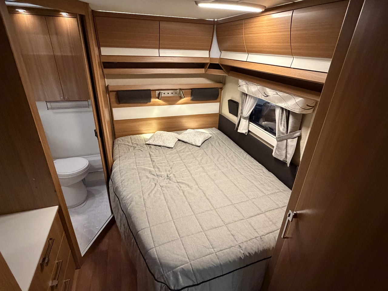 Kabe Royal 610 xl ks /Penta tält/AC – bild 14