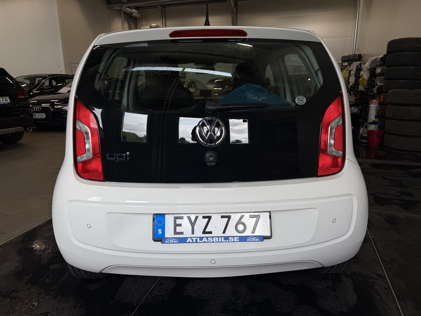 Volkswagen UP! 3