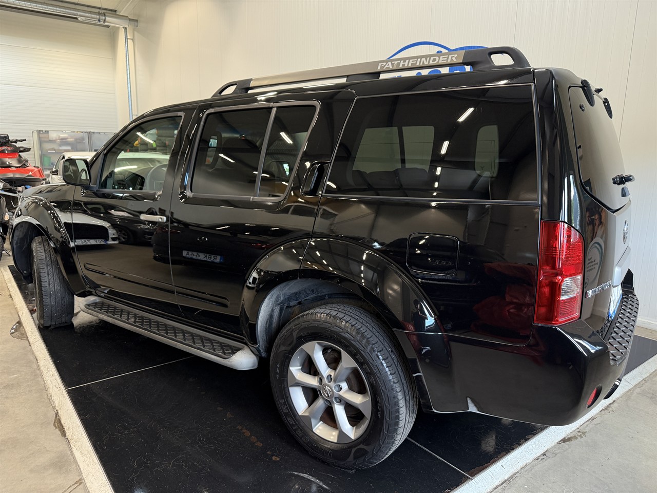 Nissan Pathfinder 2