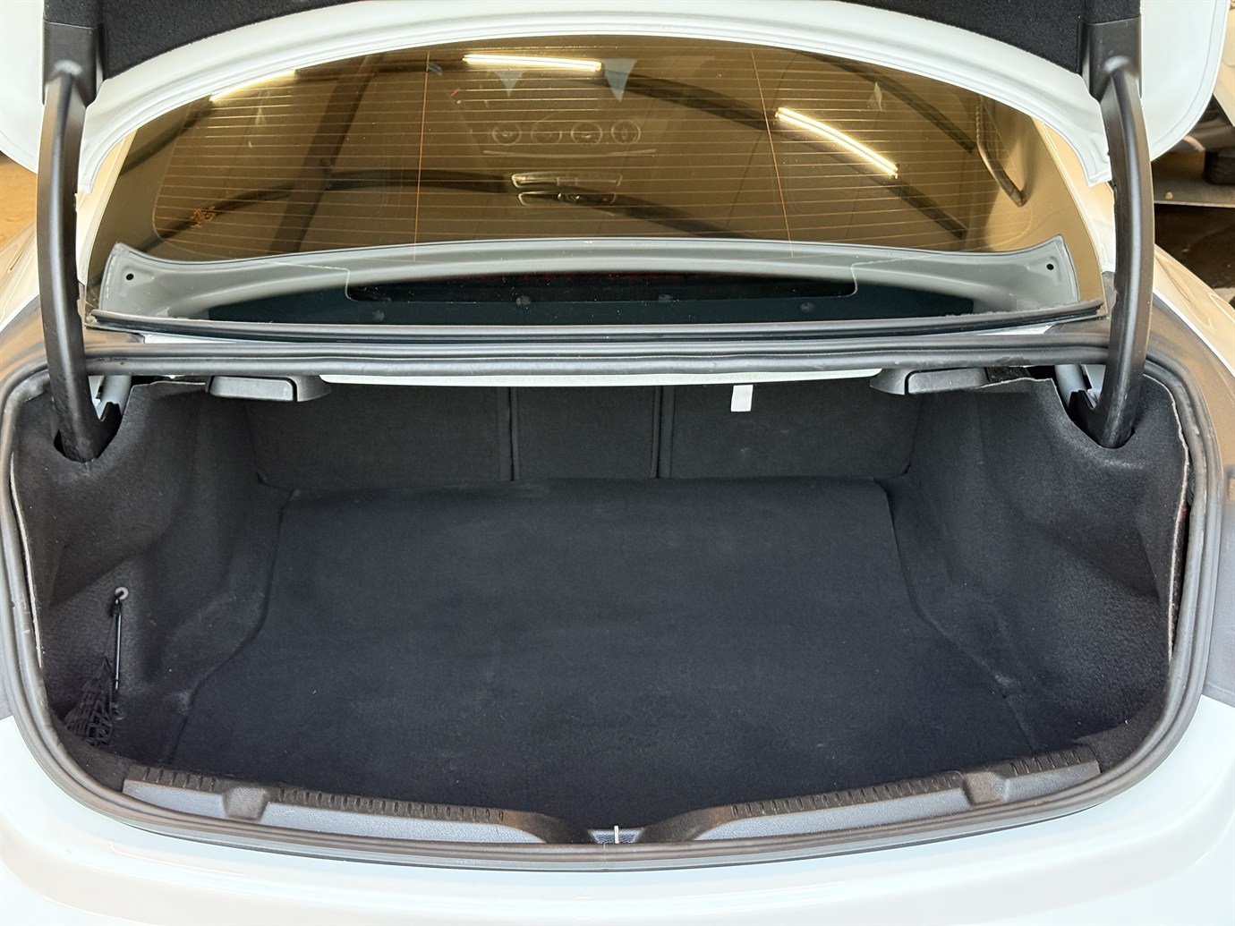 Mercedes-Benz E200 5