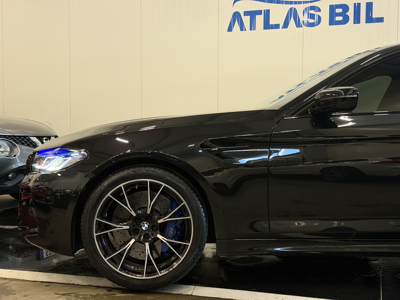 BMW M5 4