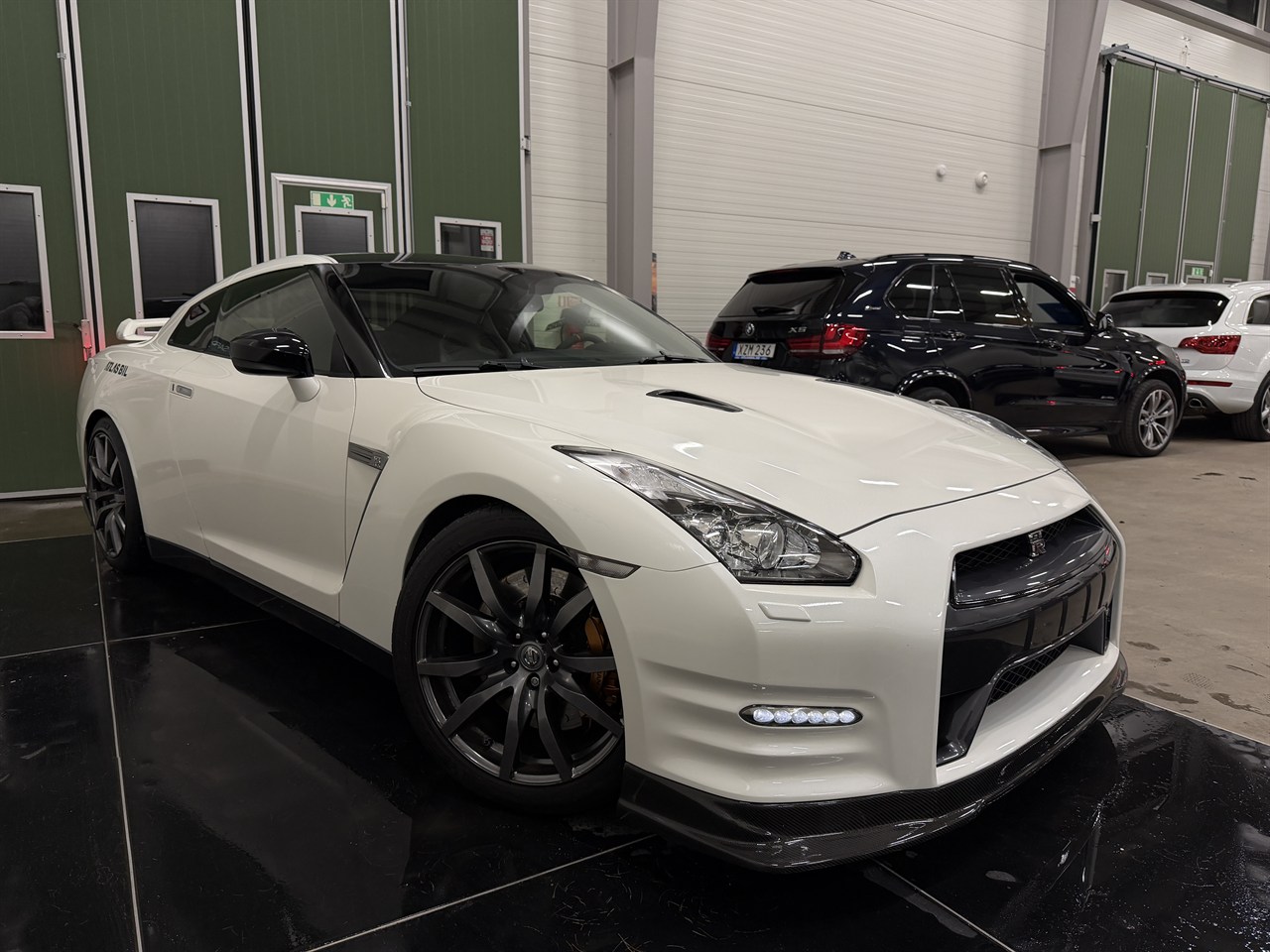 Nissan GT-R 2