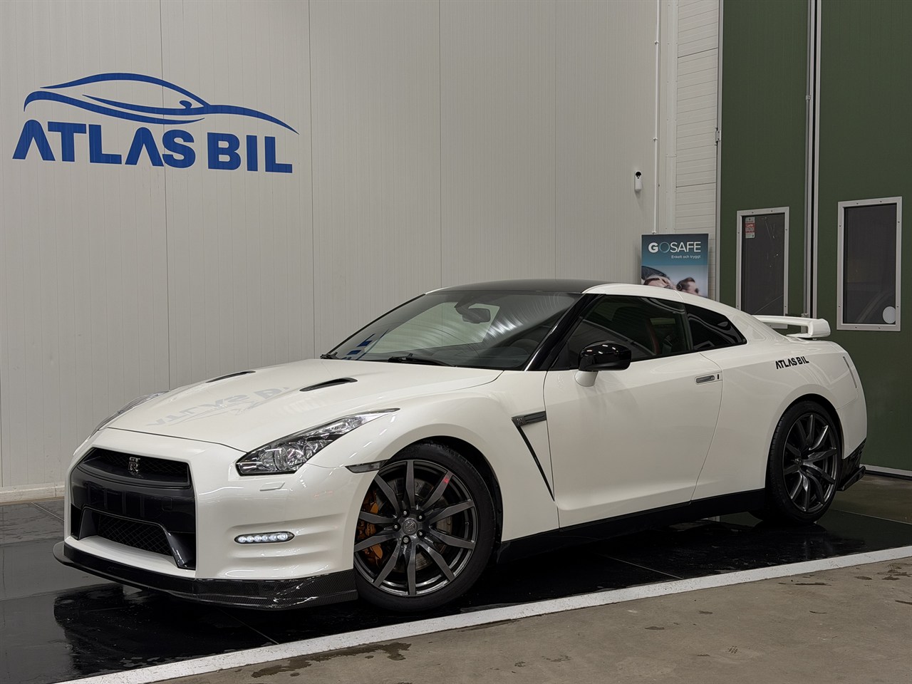 Nissan GT-R 5