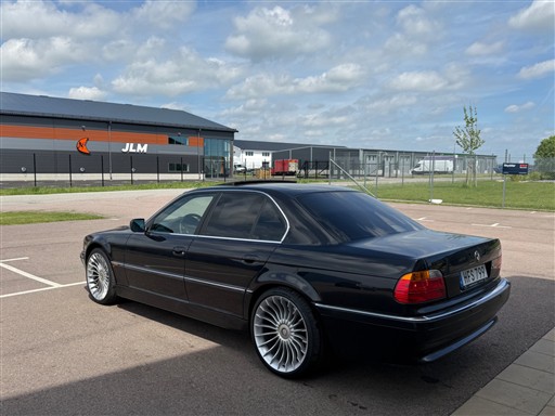 BMW 740